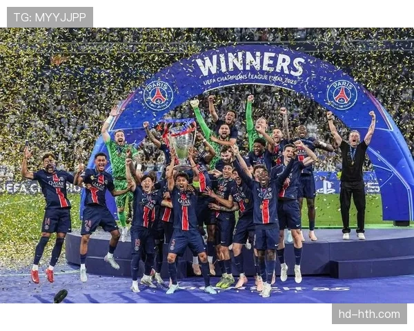 欧冠主题展览在米兰开幕,展出历届冠军奖杯与经典影像 欧冠主题展览在米兰开幕,展出历届冠军奖杯与经典影像